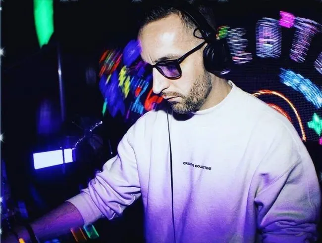 Mika Ciera, DJ partenaire MALOH EVENTS, en mix en club